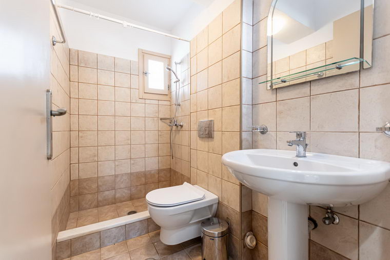 Ground floor apartments for 5 or 6